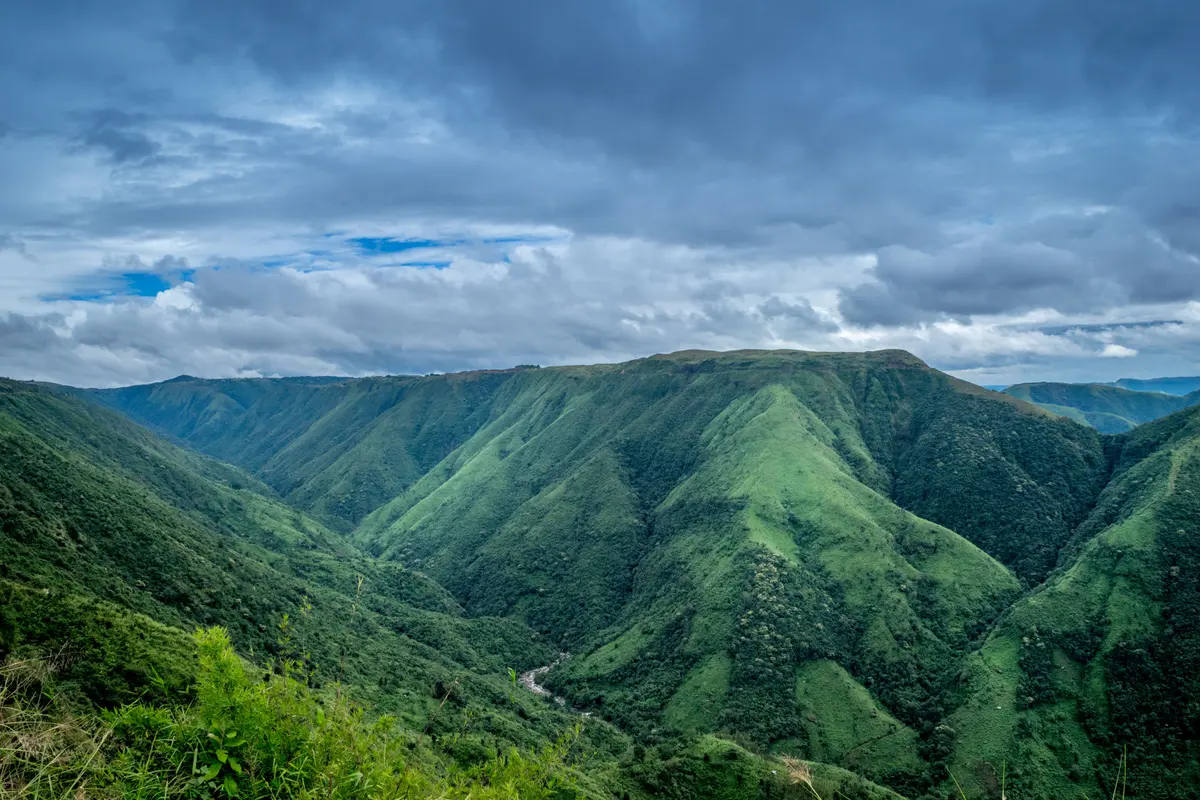 The sweeping green ridges of the Laitlum Grand Canyon