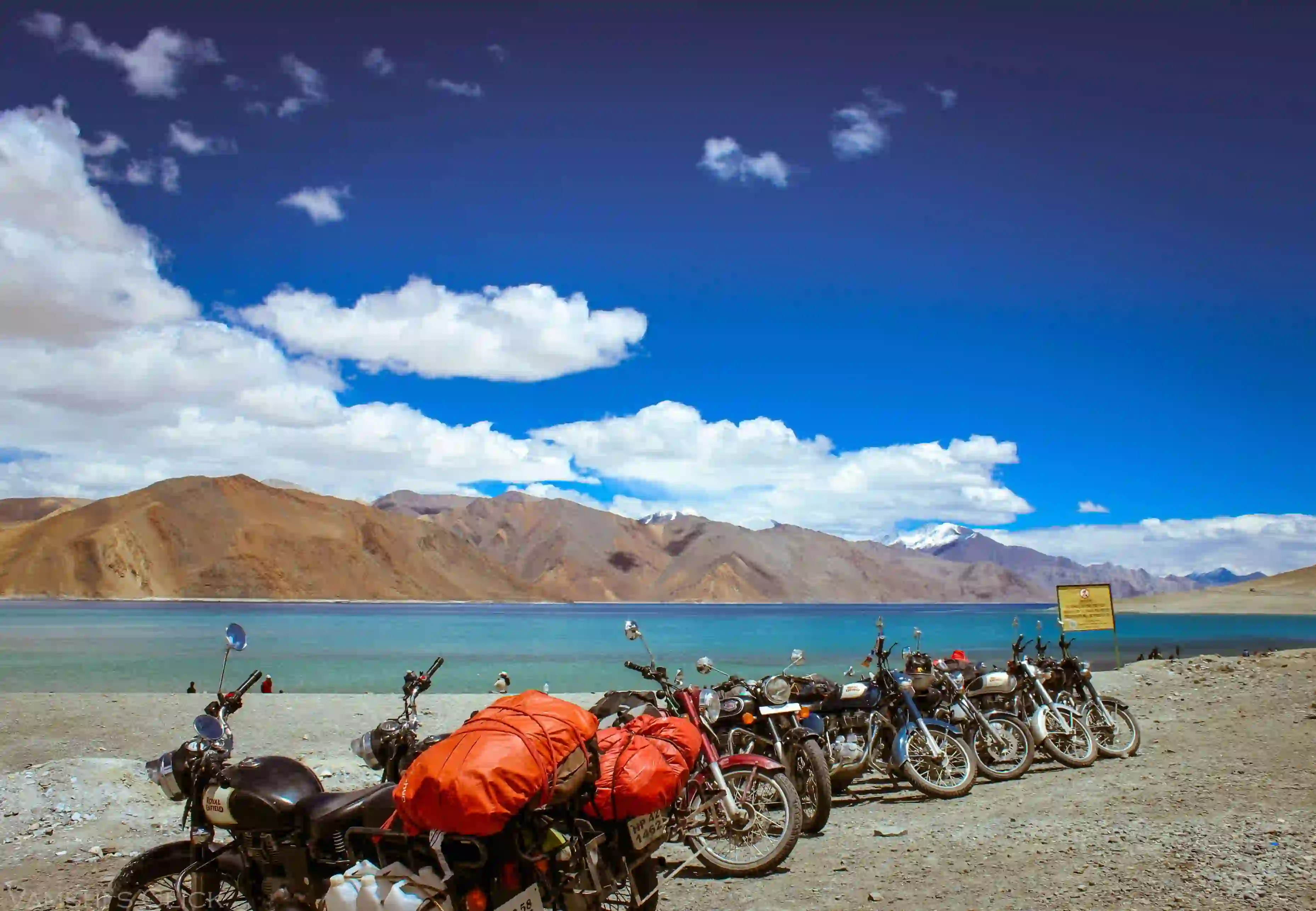 Panoramic view from Chang La pass in Ladakh