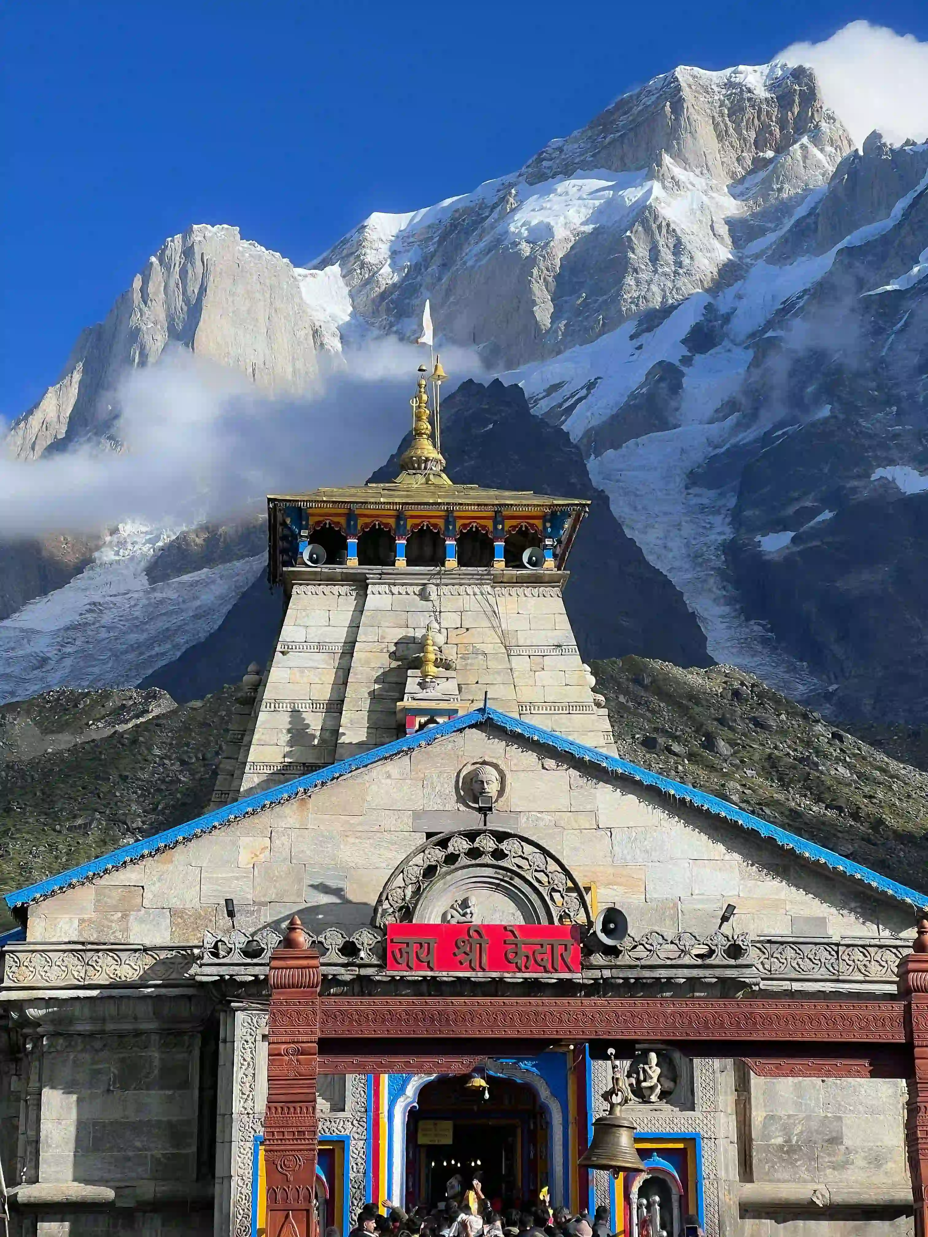 Trekker en route to Kedarnath amid the Himalayas